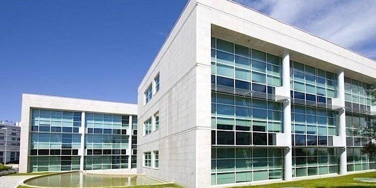Apple Dialog Semiconductor