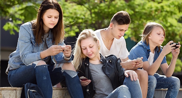 Teenager Smartphones