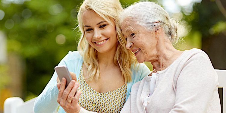 Corona-Warn-App: Senioren werden während Pandemie allein gelassen