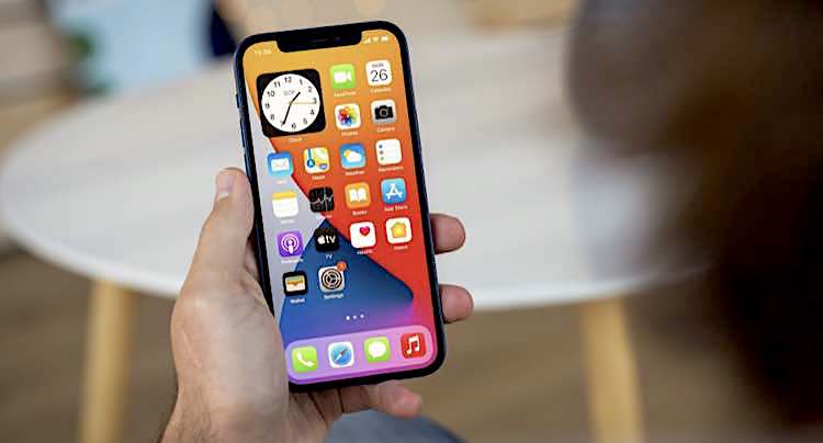 Apple iPhone iOS 14: Punkt in Rot Orange Grün oben im Display