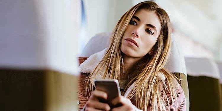 Snapchat: Dunkelmodus endlich für alle Nutzer verfügbar