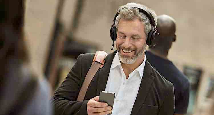Jabra Evolve2 75: Bluetooth-Headset mit ANC und Busylight