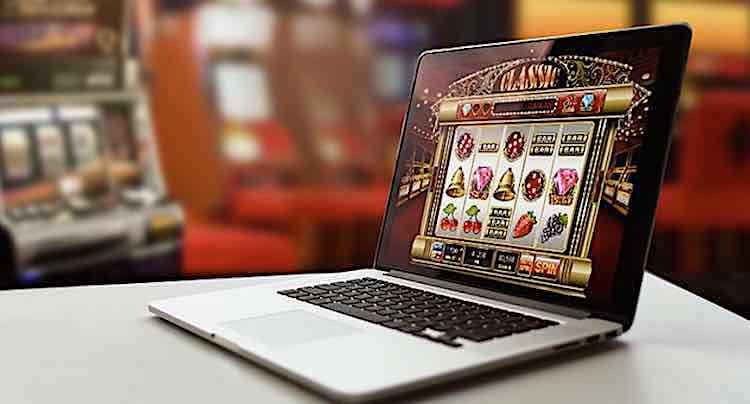 Ratgeber: Online Casinos versus reale Spielhallen