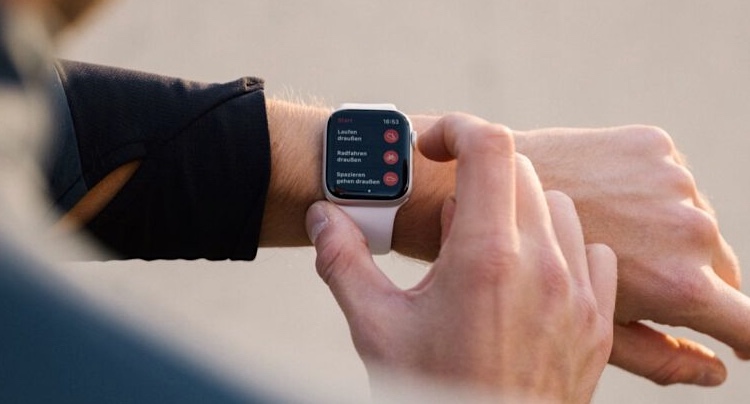 Apple Watch: Smartwatch rettet Frau das Leben