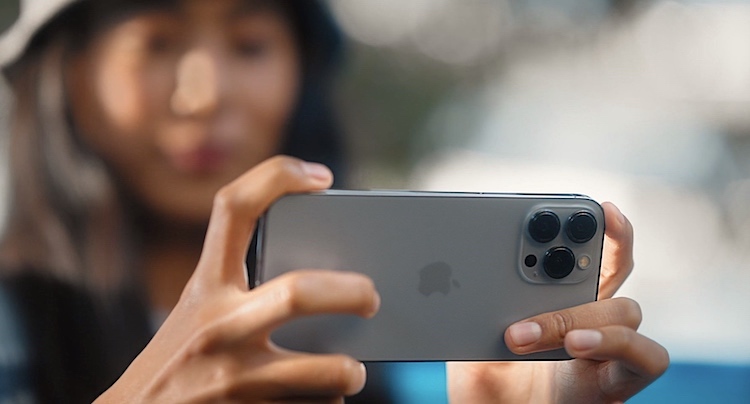 Apple: iPhone 15 mit versteckten Wasserzeichen