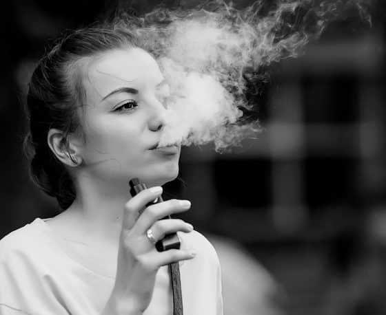 Einweg-E-Zigaretten: Umweltminister Schneider will Verbot