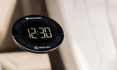 Ooono P-Disc No3: Elektrische Parkscheibe mit Solar im Angebot