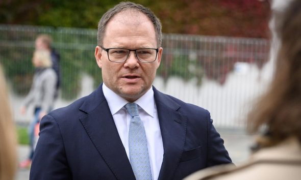 Temu: Umweltminister Schneider knöpft sich China-Müll vor