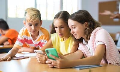 Social Media: Frankreich stimmt für Verbot für unter 15-Jährige