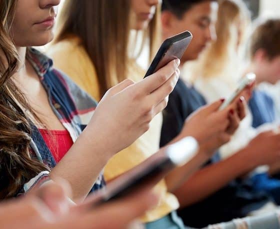 Social Media: Regierung zögert mit Verbot für Kinder