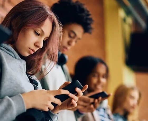 Social Media: Spanien plant Verbot für Jugendliche