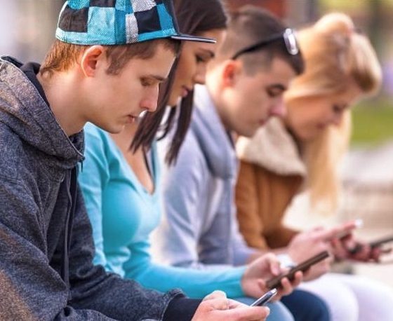 Handyverbot an Schulen: Mehrheit der Jugendlichen ist dagegen