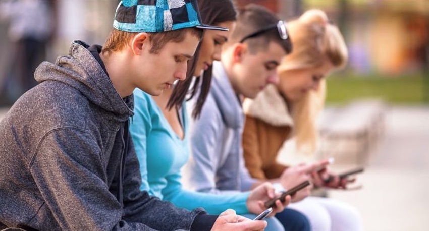 Handyverbot an Schulen: Mehrheit der Jugendlichen ist dagegen