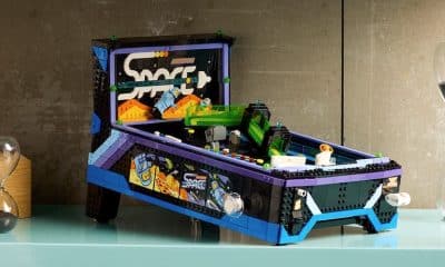 Lego: Icons Arcade Pinball Machine besteht aus 2.273 Teilen