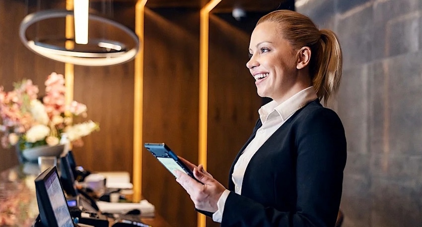 Wenn die KI Hotelbewertungen zusammenfasst