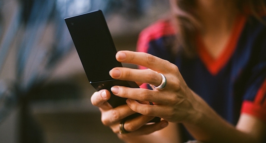Light Flip: Klapphandy ohne Social Media und KI